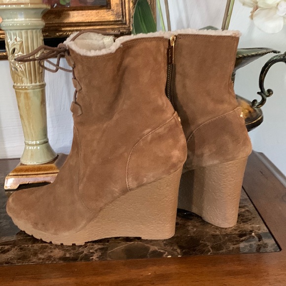 Michael Kors Rory lace up Sherpa Boot size 11 - Picture 6 of 10
